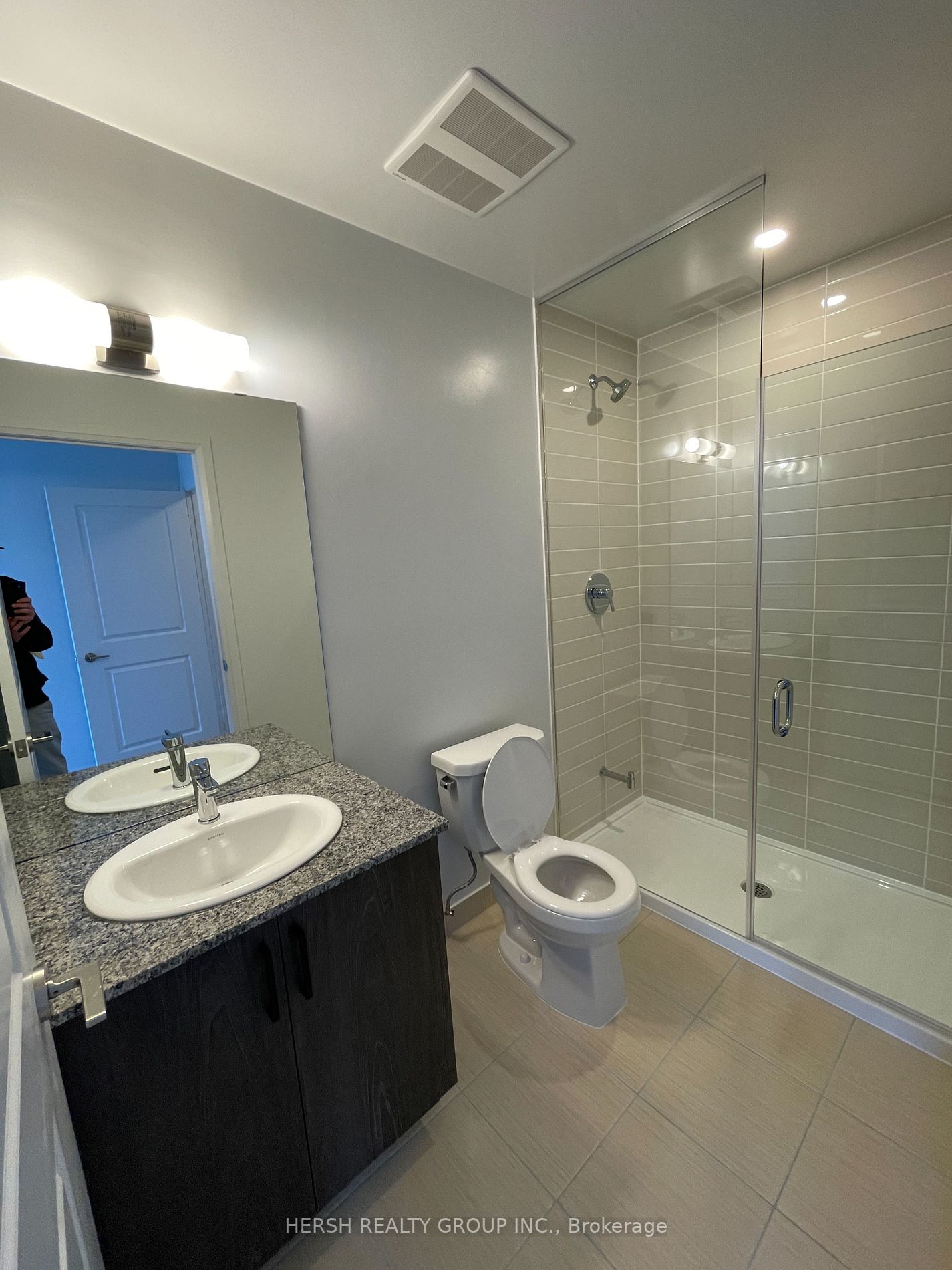 10 Meadowglen Pl, #203