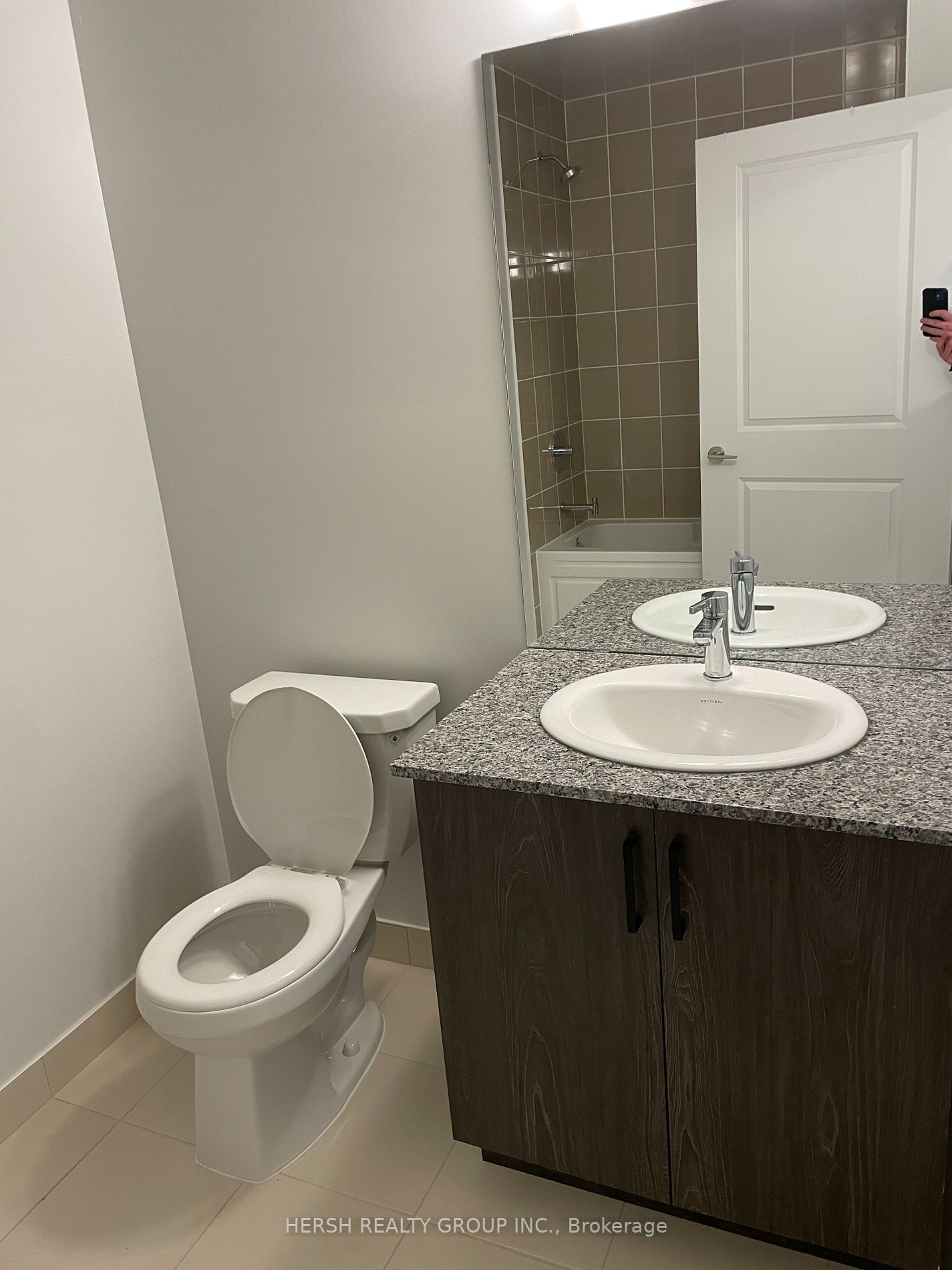 10 Meadowglen Pl, #203