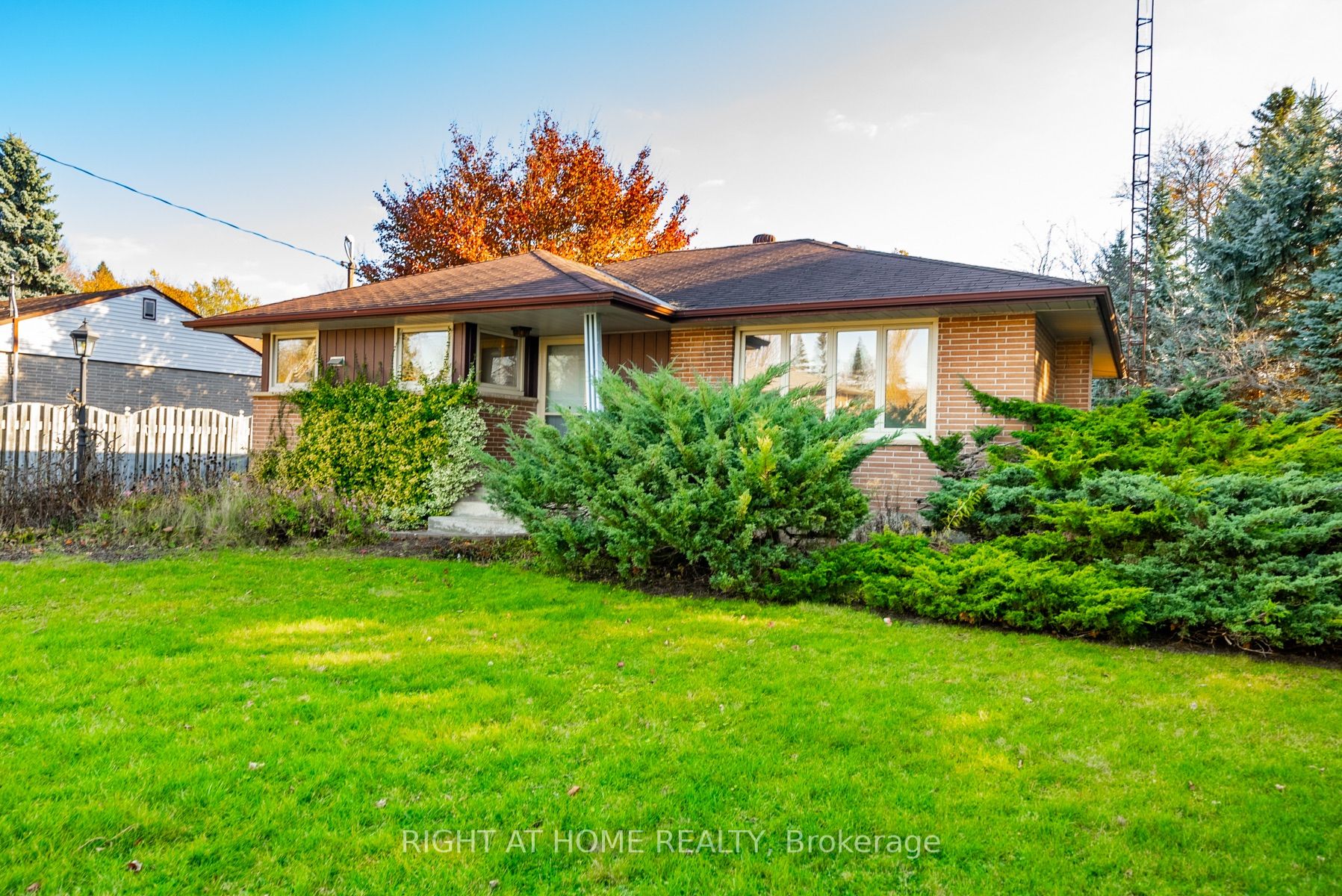 27 Willow Park Dr