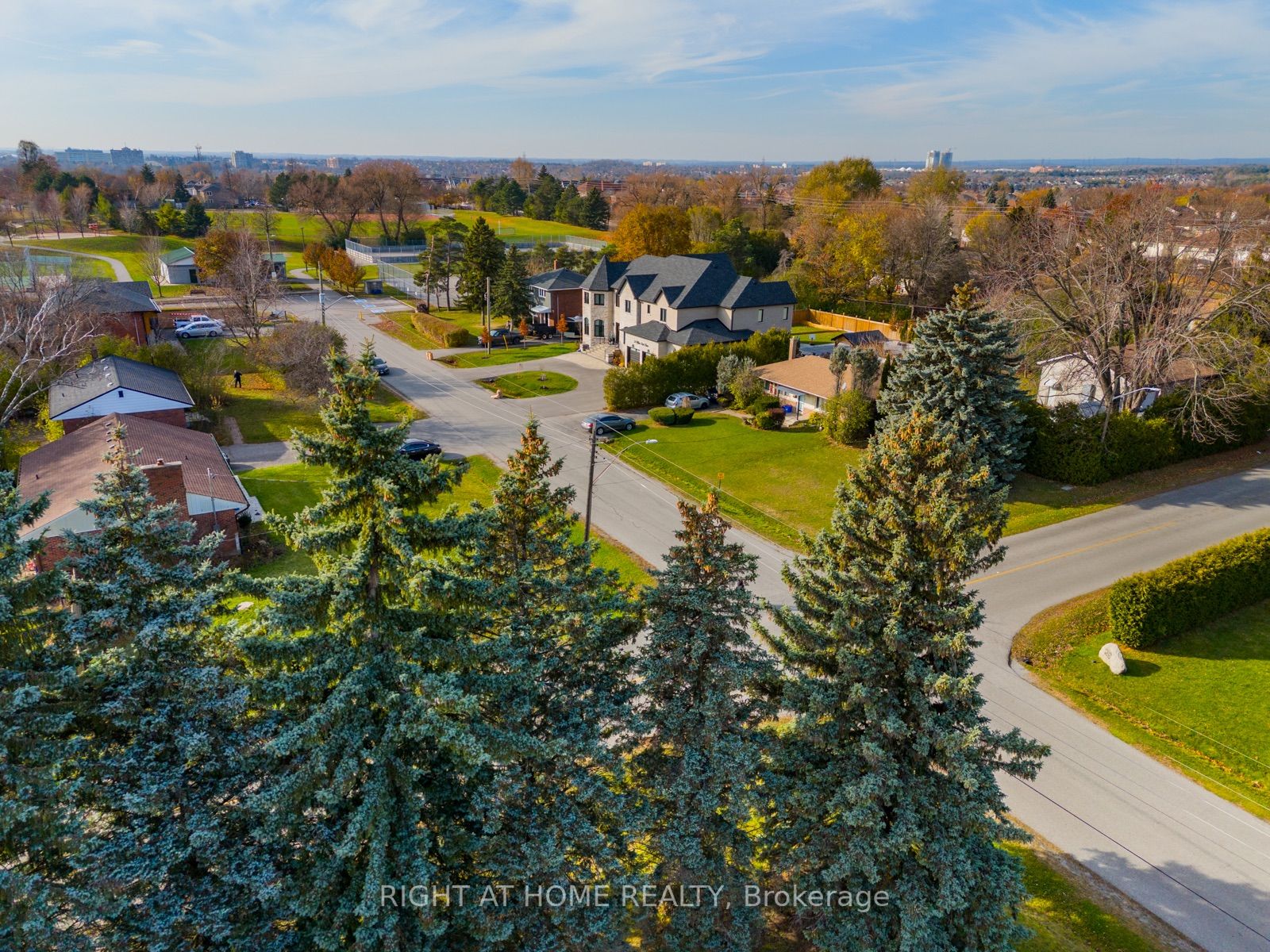 27 Willow Park Dr