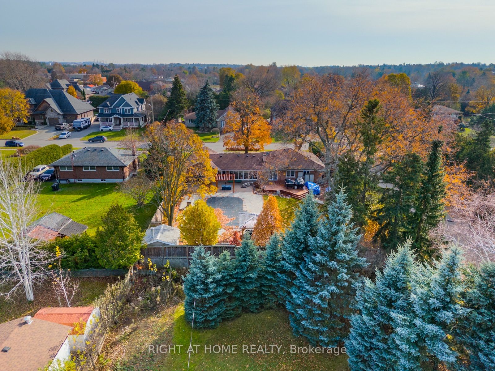27 Willow Park Dr