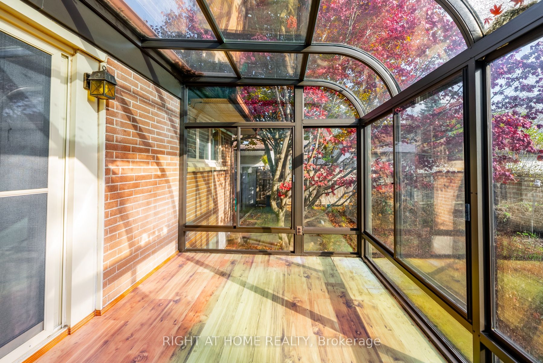 27 Willow Park Dr