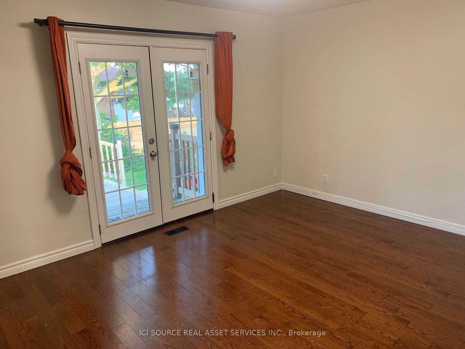 7 Jackmuir Cres, #Main Fl
