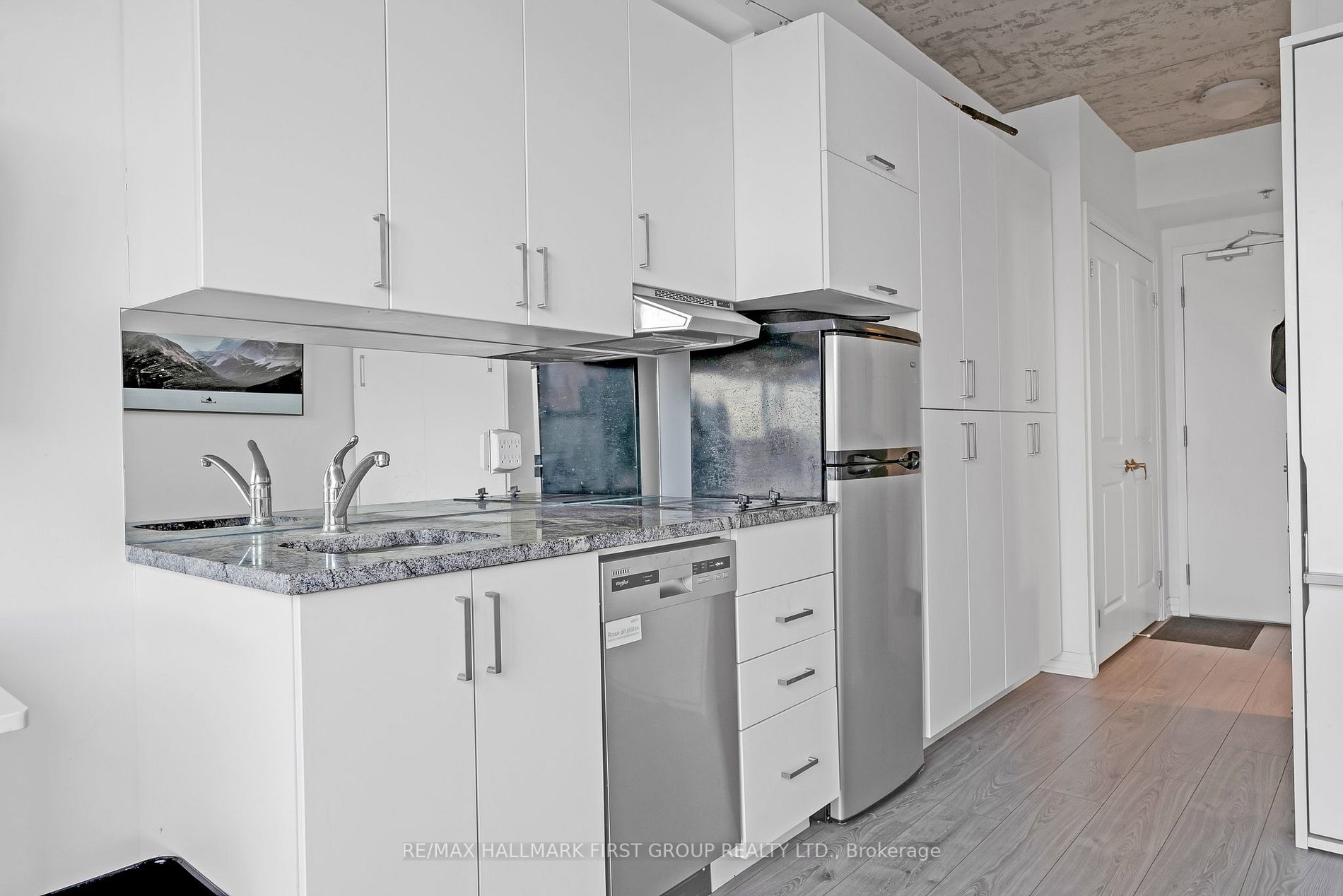 1900 Simcoe St N, #709