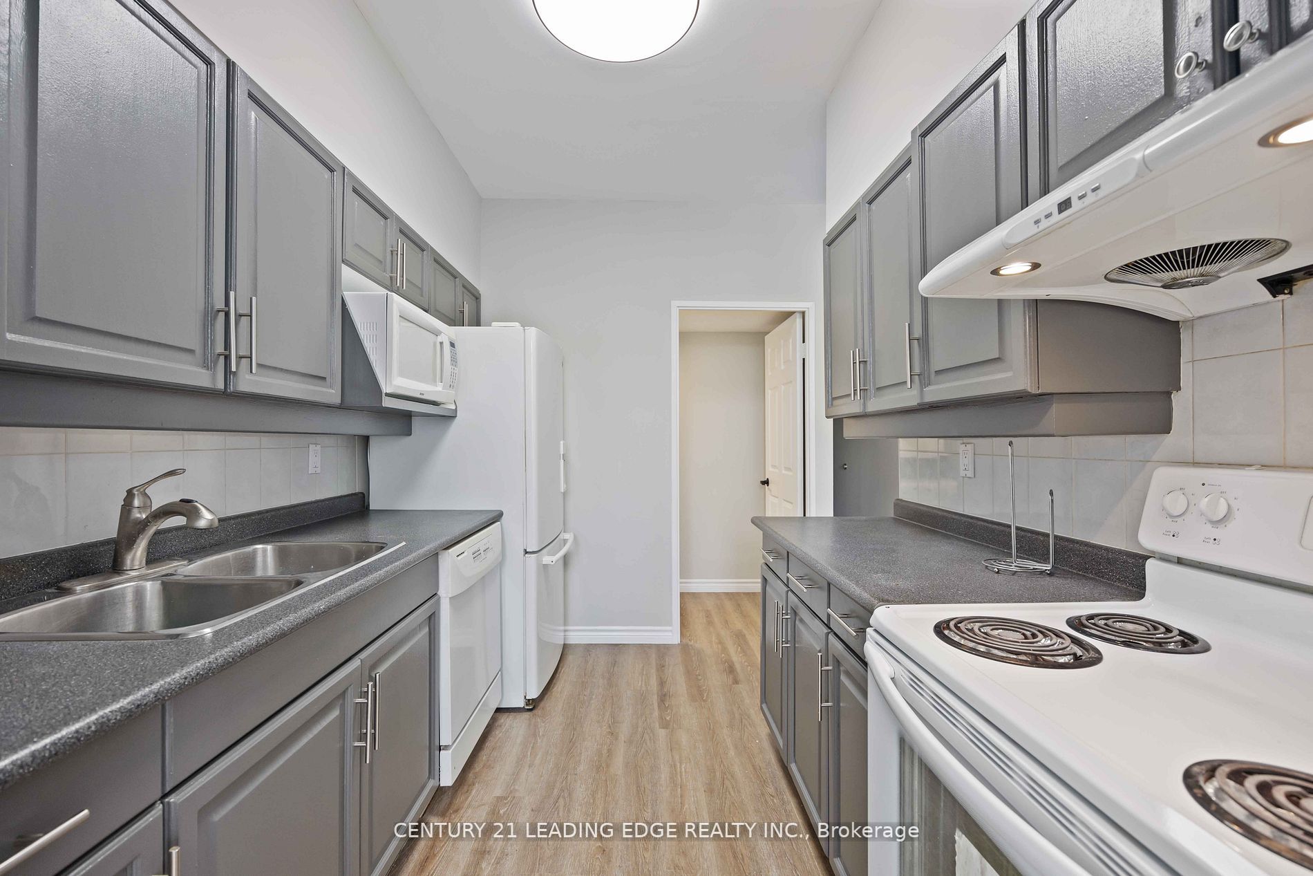 3233 Eglinton Ave E, #1001