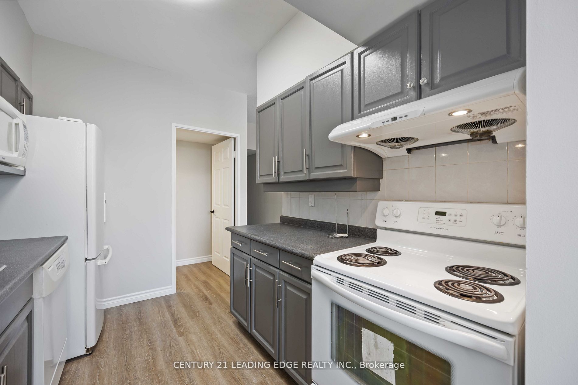 3233 Eglinton Ave E, #1001