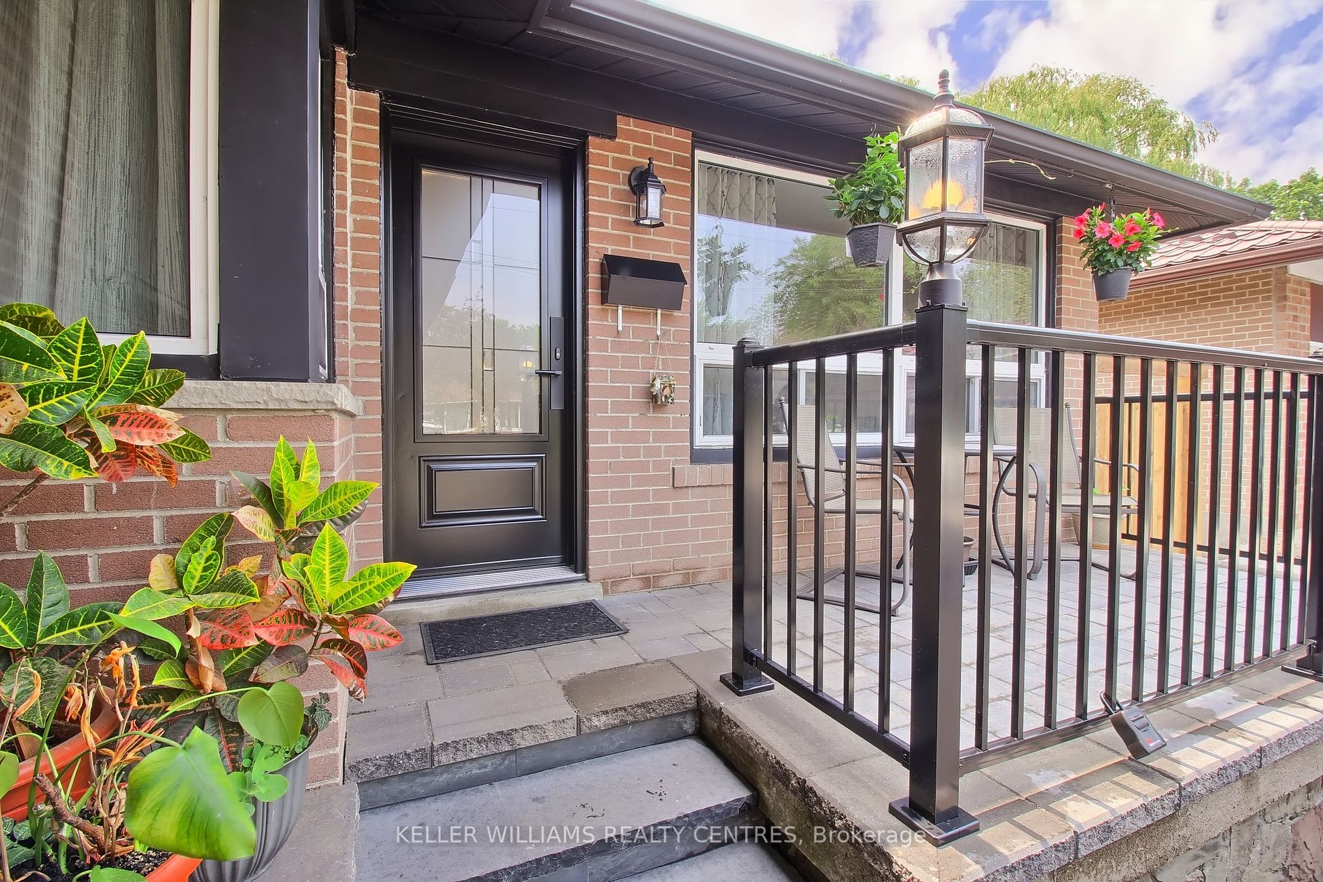 44 Woodgarden Crescent