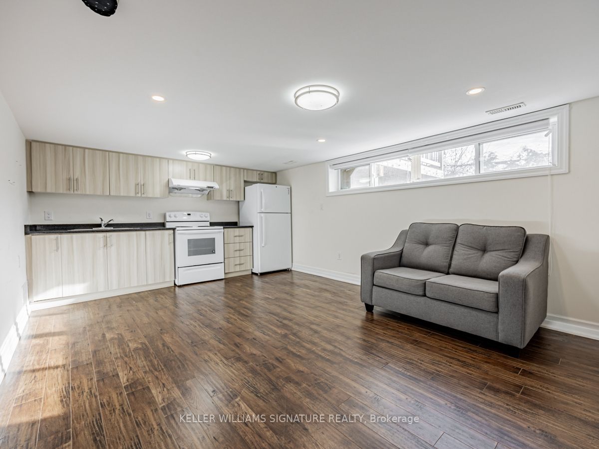 50 Carslake Cres, #Bach
