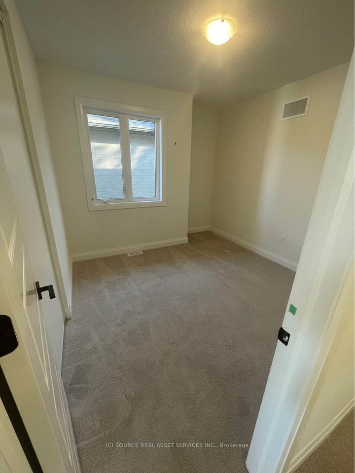 3242 Chimney Swift Cres, #Upper