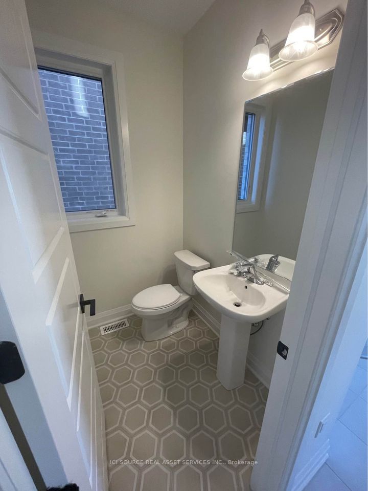 3242 Chimney Swift Cres, #Upper