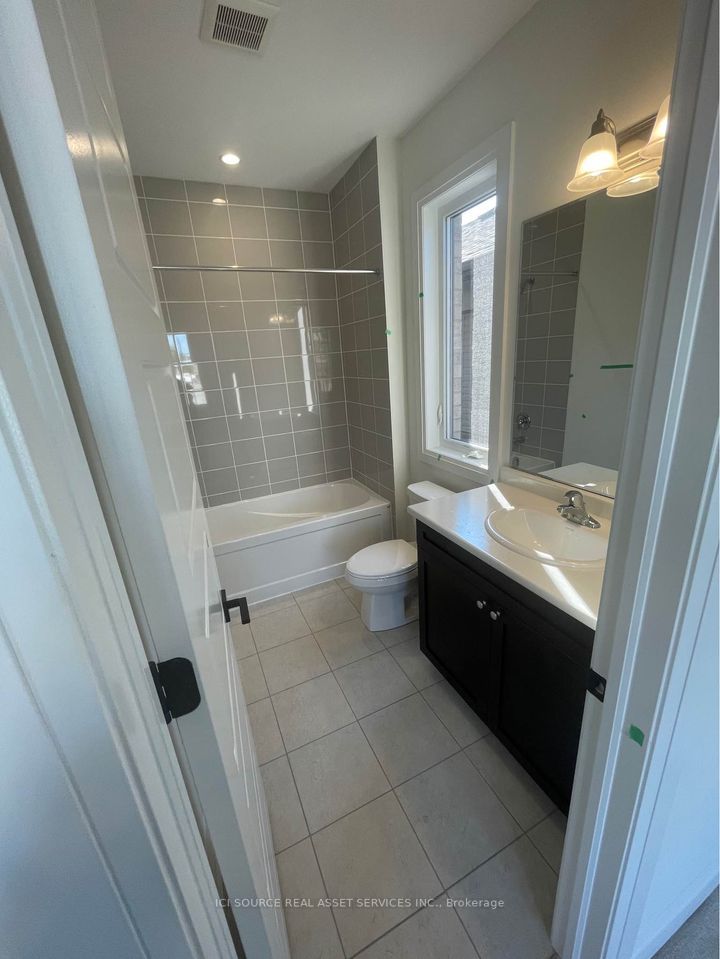 3242 Chimney Swift Cres, #Upper
