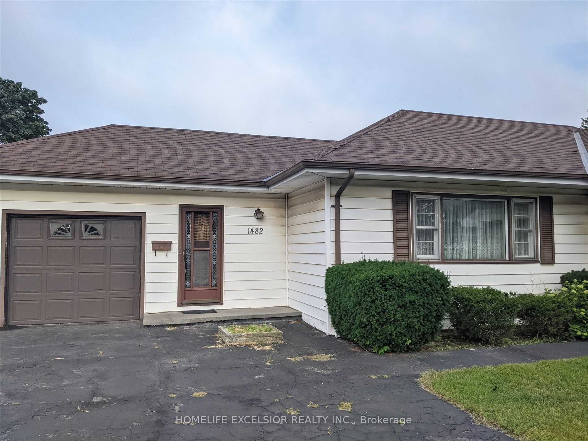 1482 Simcoe St N