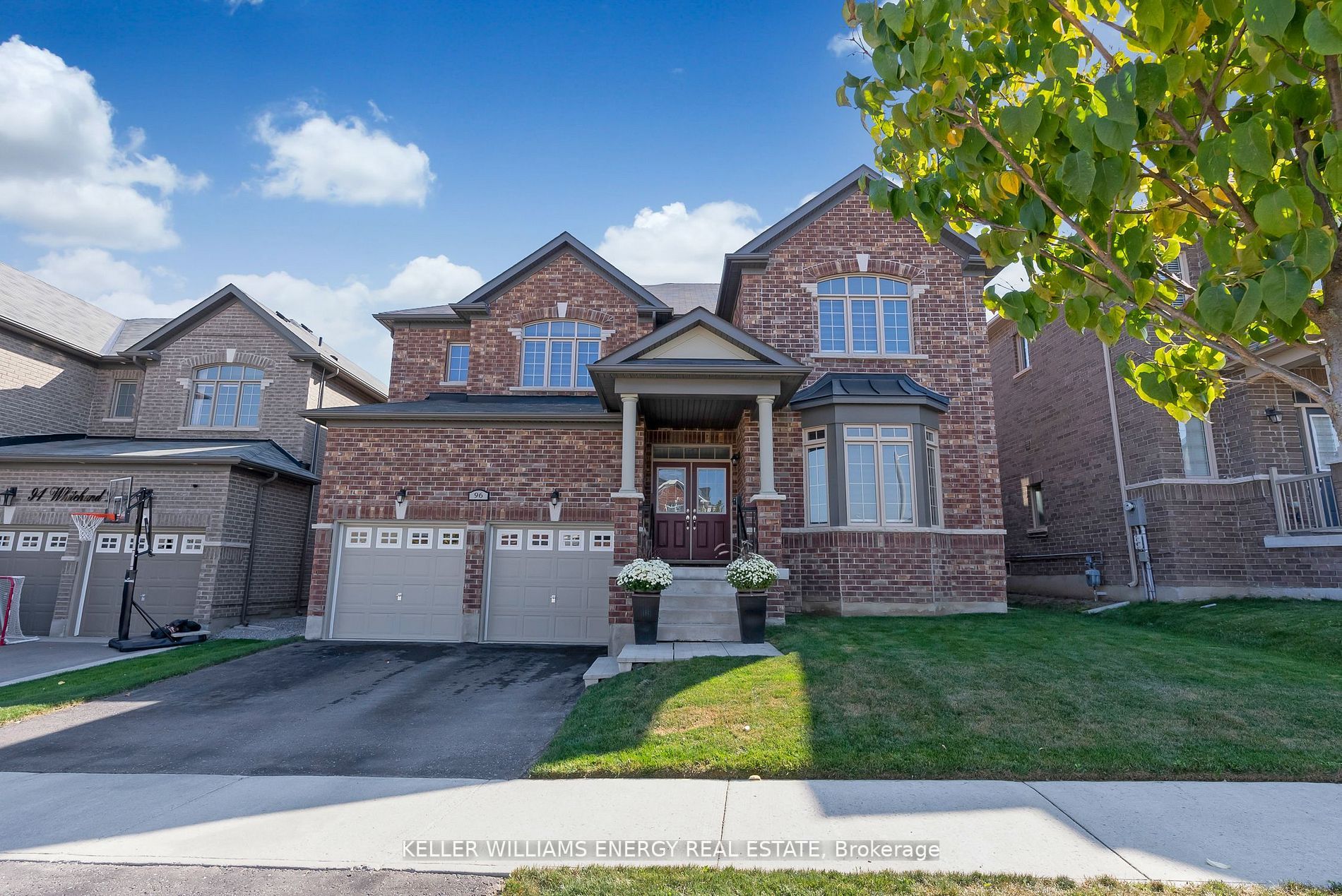 96 Whitehand Dr