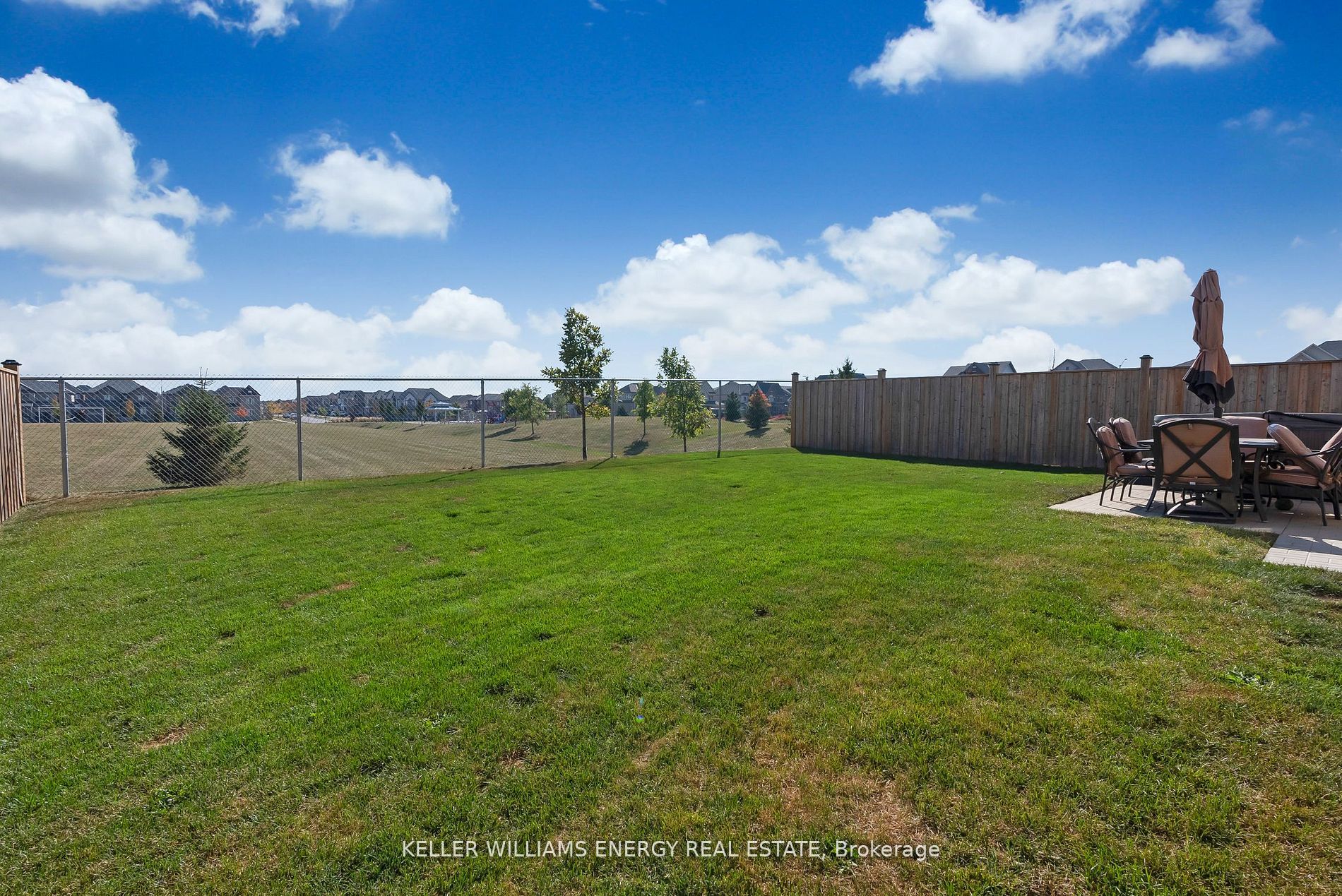 96 Whitehand Dr