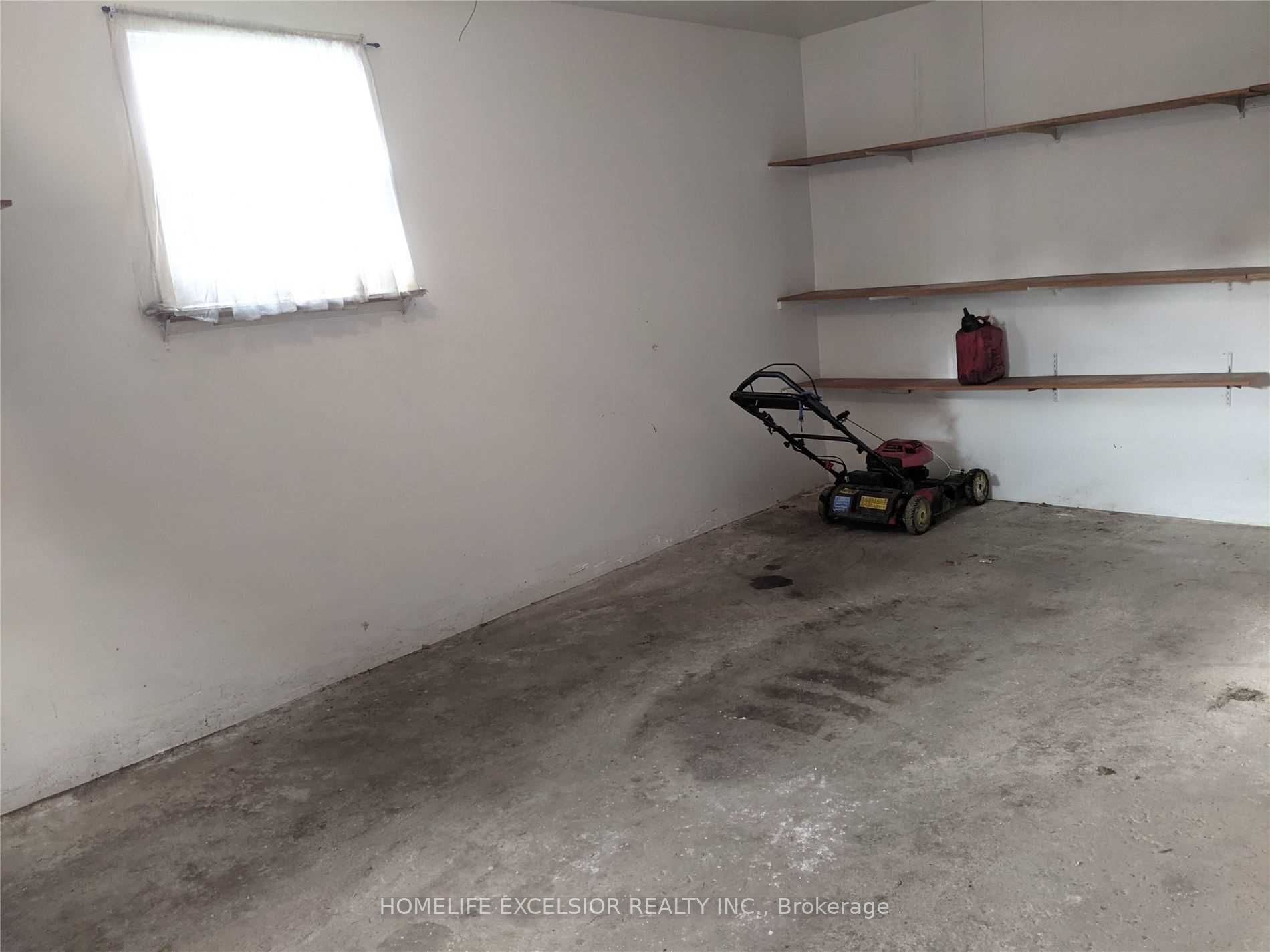 1482 Simcoe St N