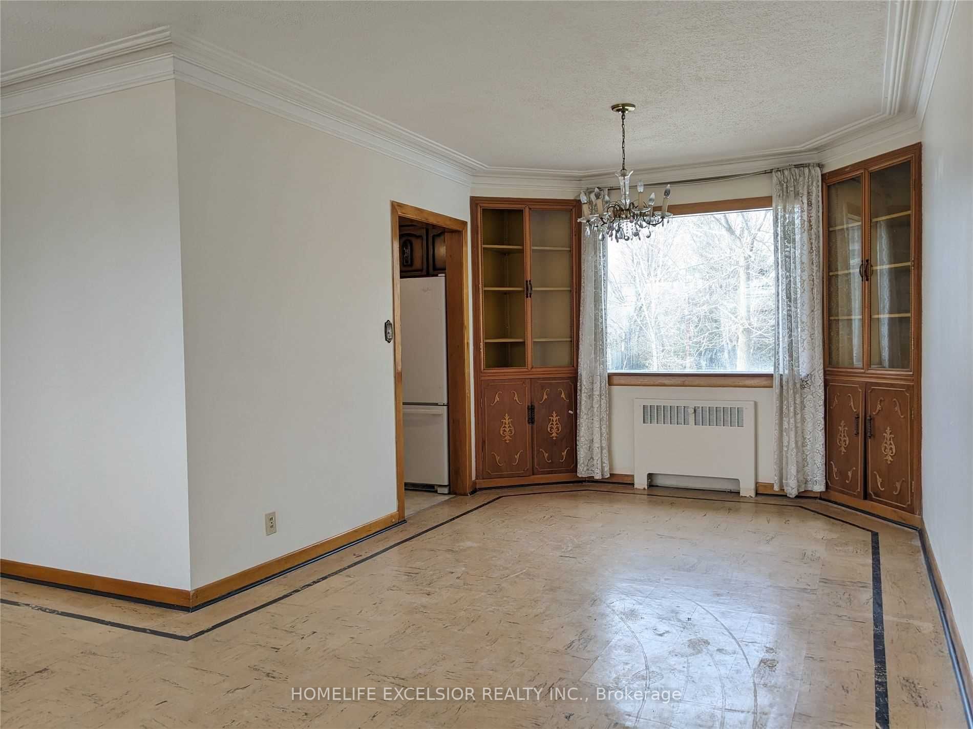 1482 Simcoe St N