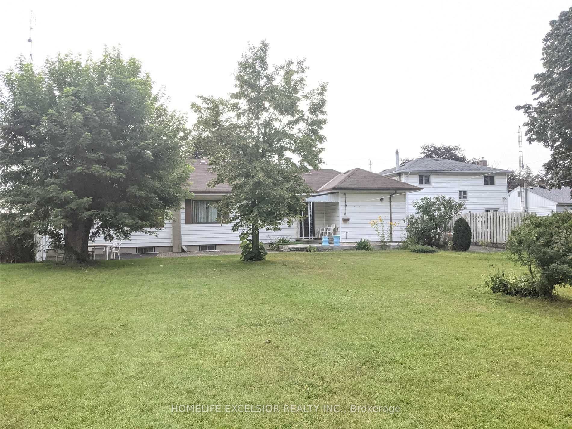 1482 Simcoe St N