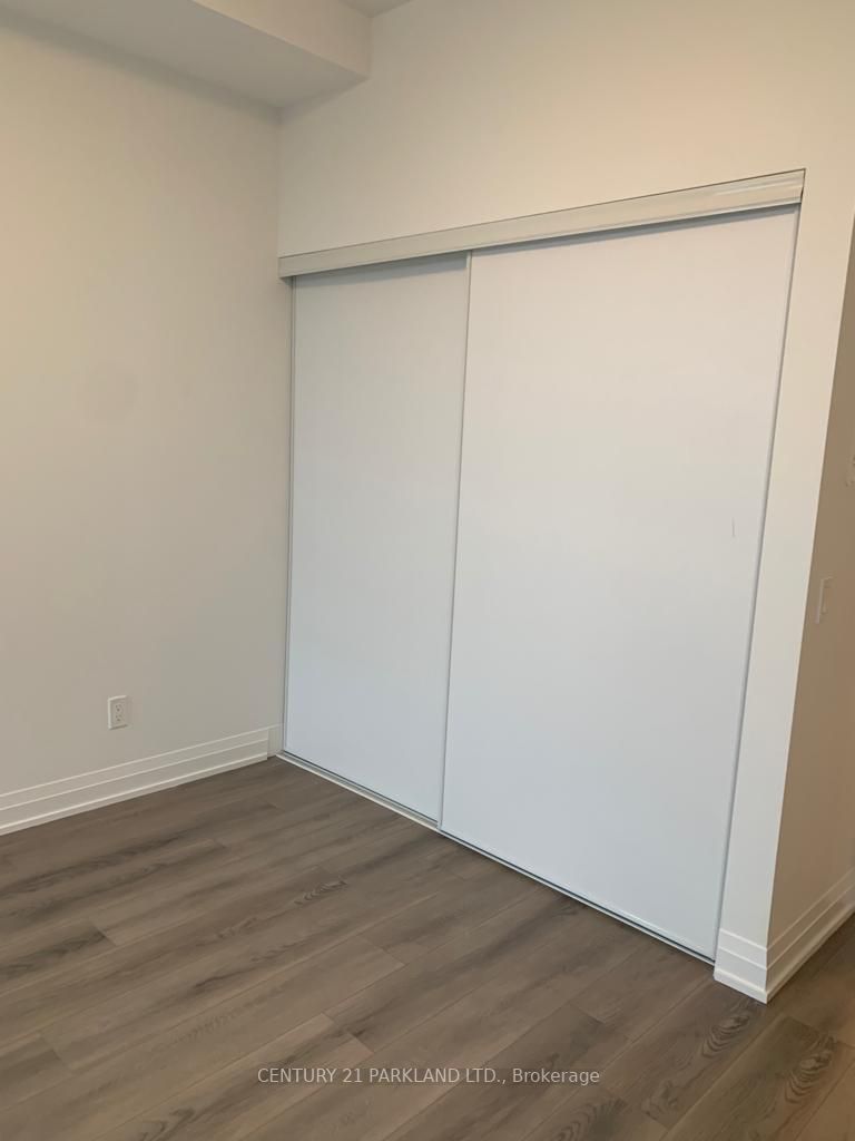 286 Main St, #401
