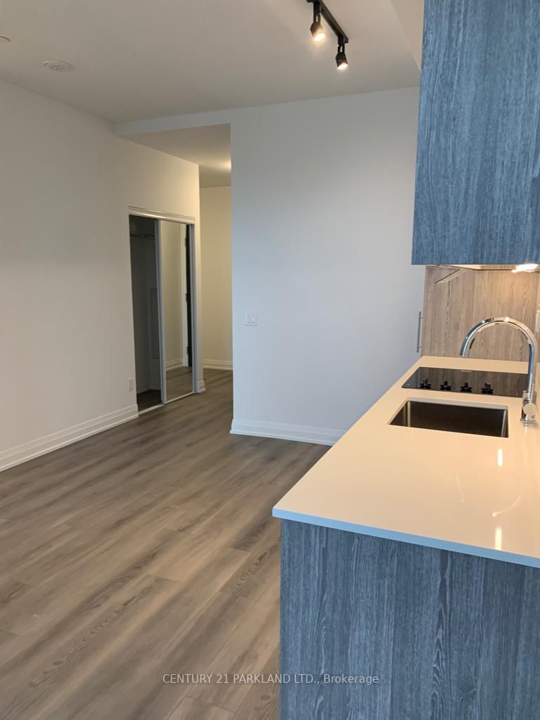 286 Main St, #401