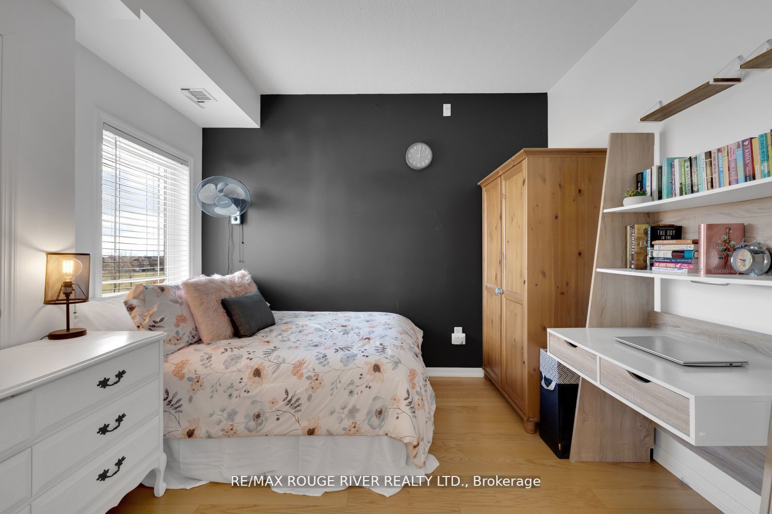 1 Sidney Lane, #203