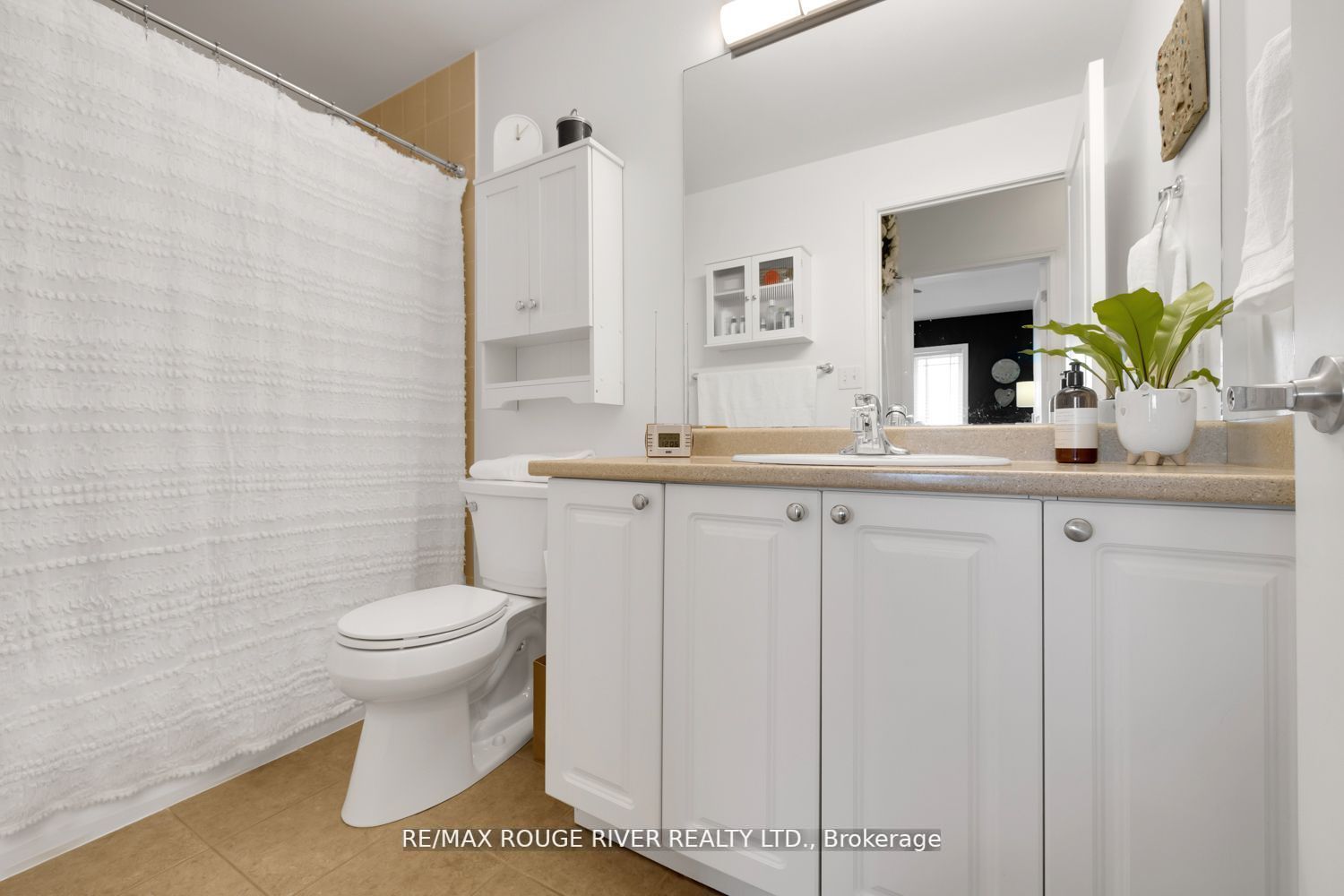 1 Sidney Lane, #203