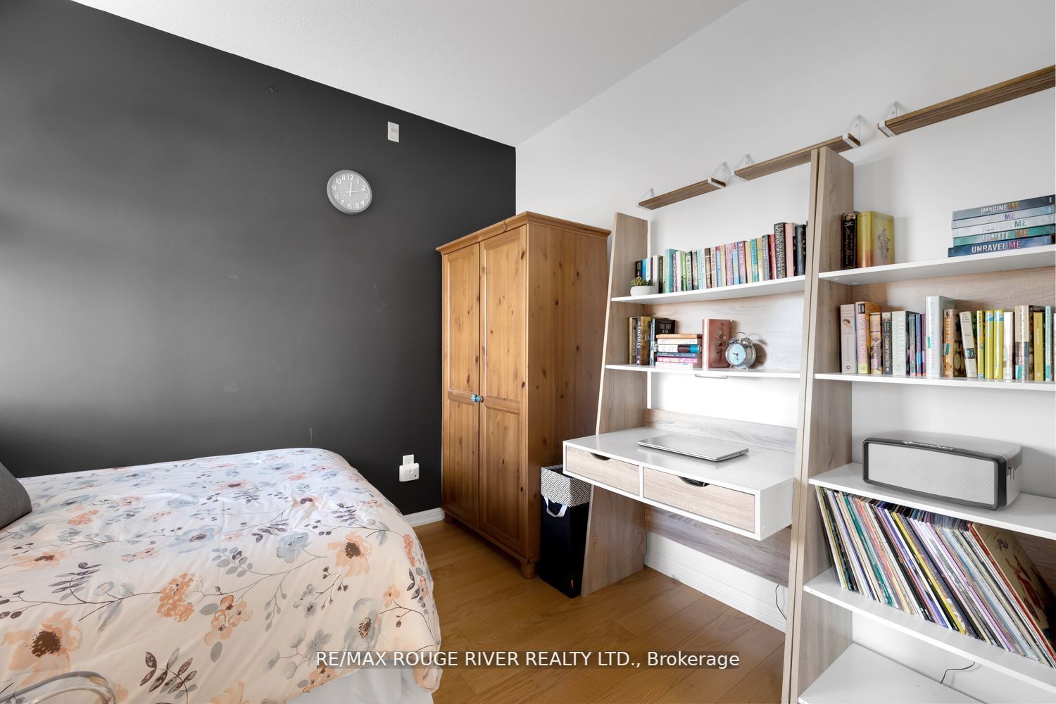 1 Sidney Lane, #203