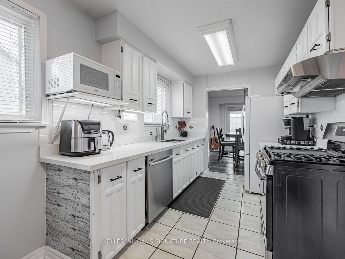 90 Roser Cres