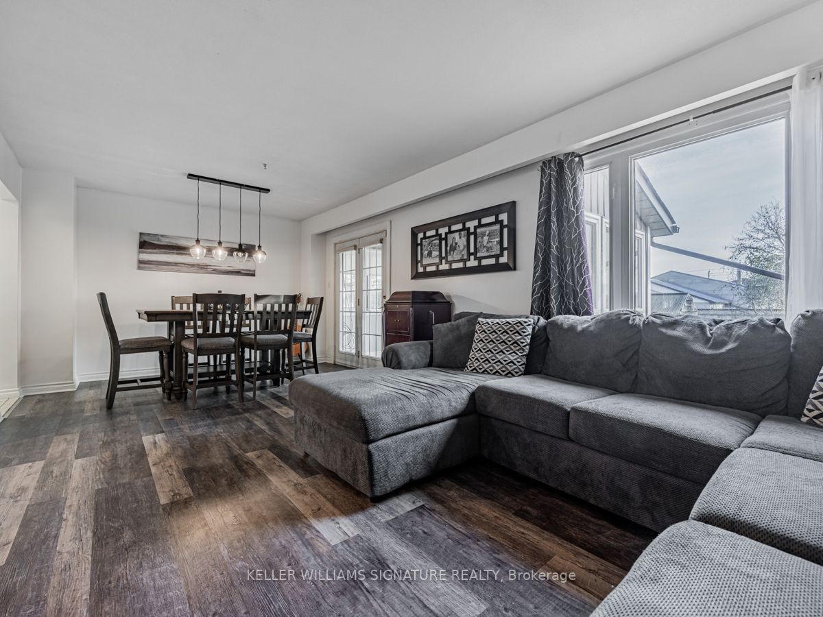 90 Roser Cres