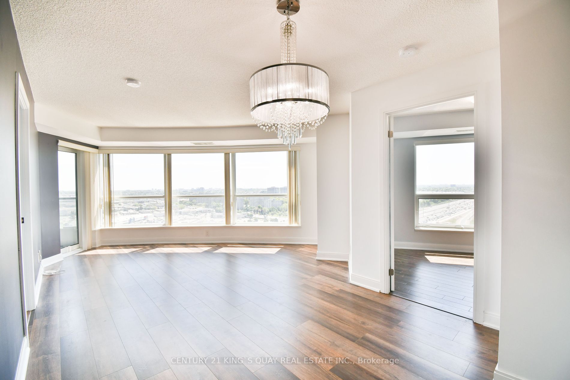 125 Village Green Sq, #2404