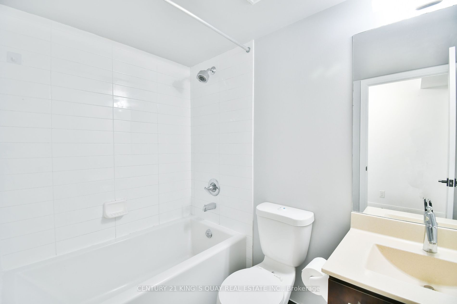 125 Village Green Sq, #2404