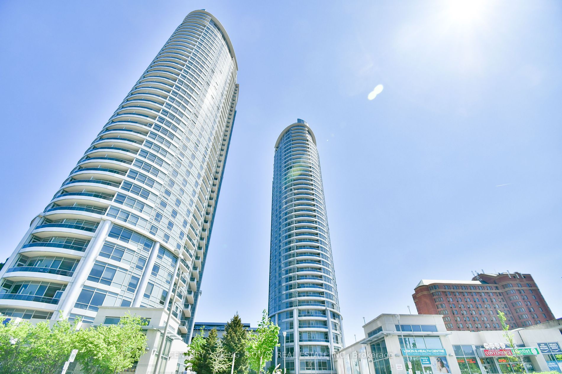 125 Village Green Sq, #2404
