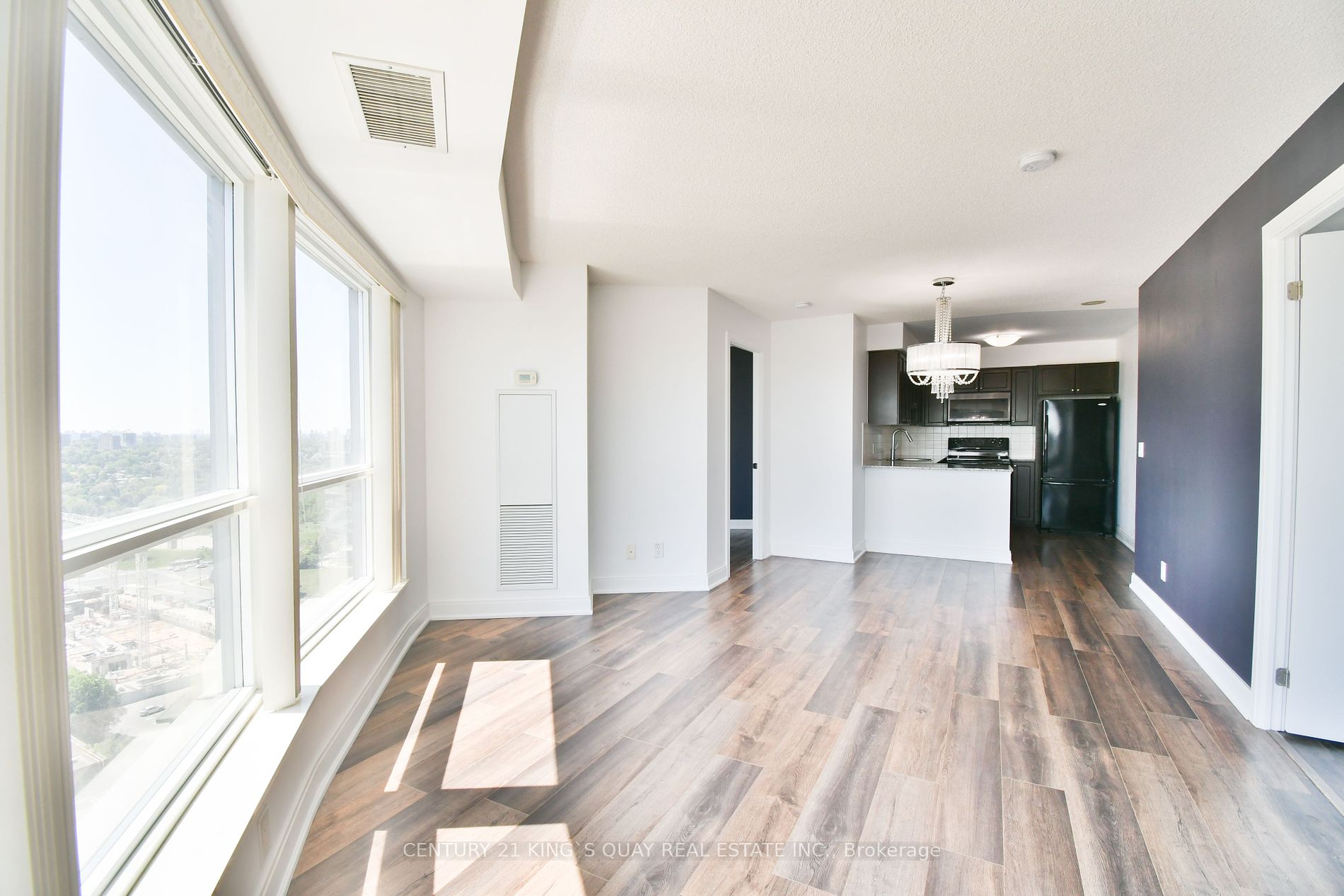 125 Village Green Sq, #2404