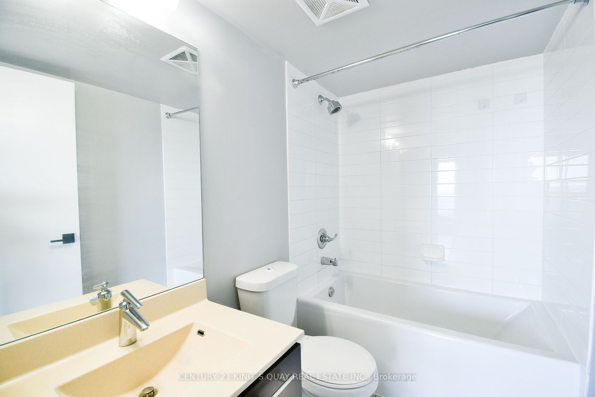 125 Village Green Sq, #2404