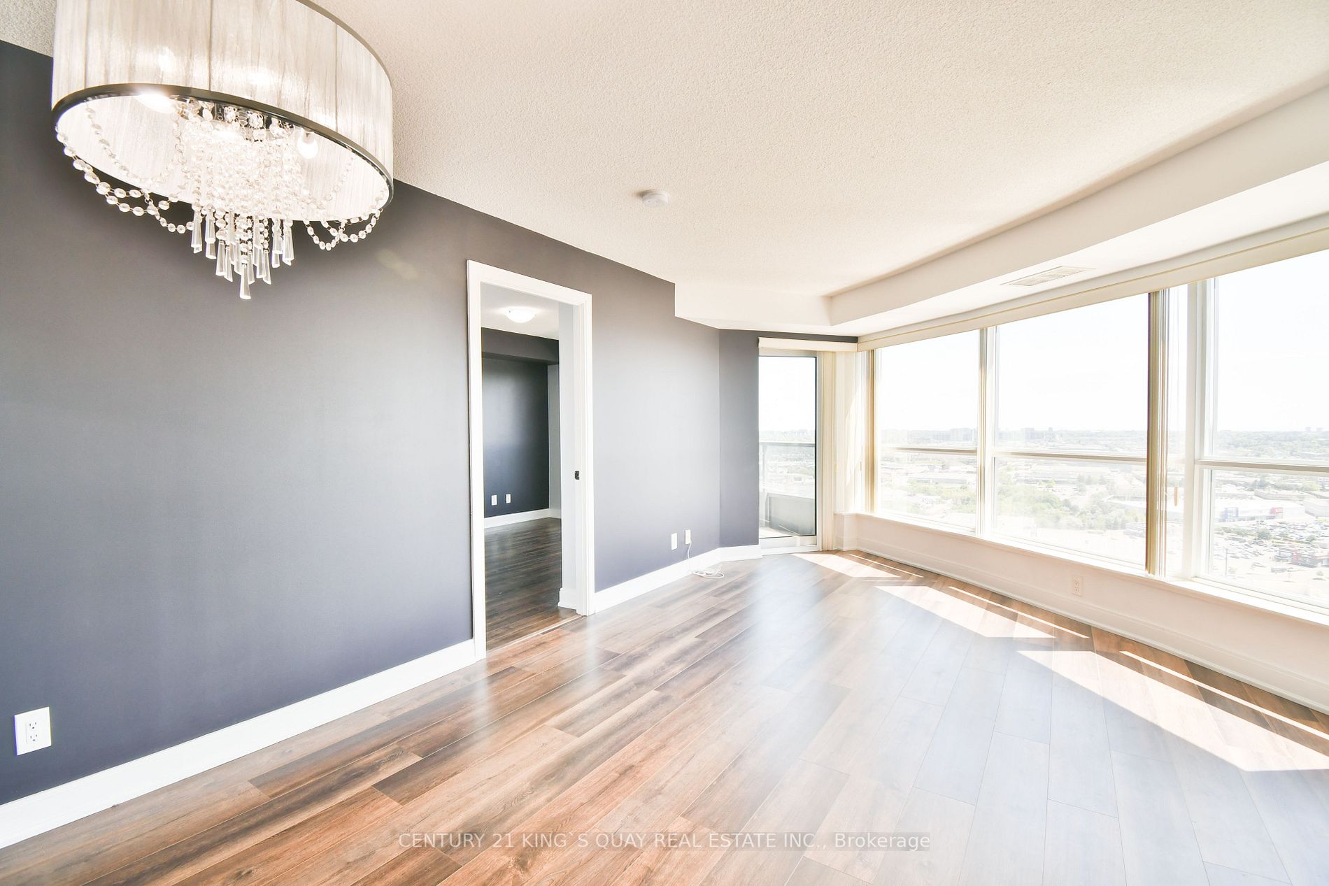 125 Village Green Sq, #2404