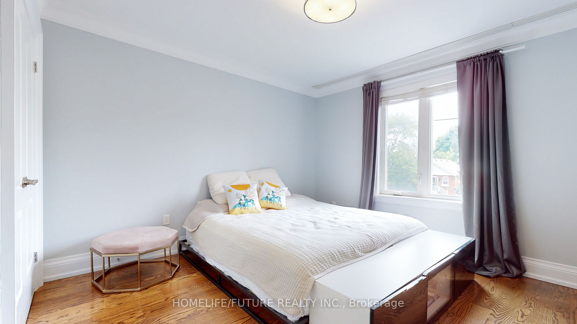 98 Squires Ave