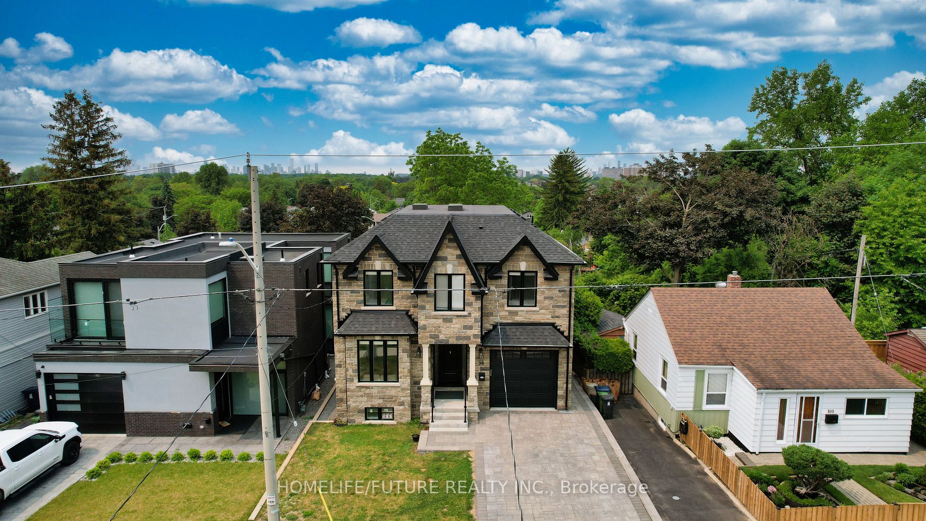 98 Squires Ave