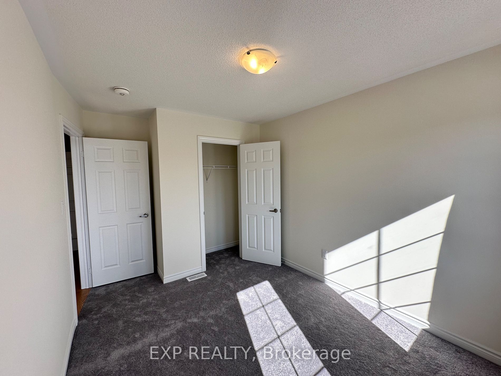 1194 Rexton Dr