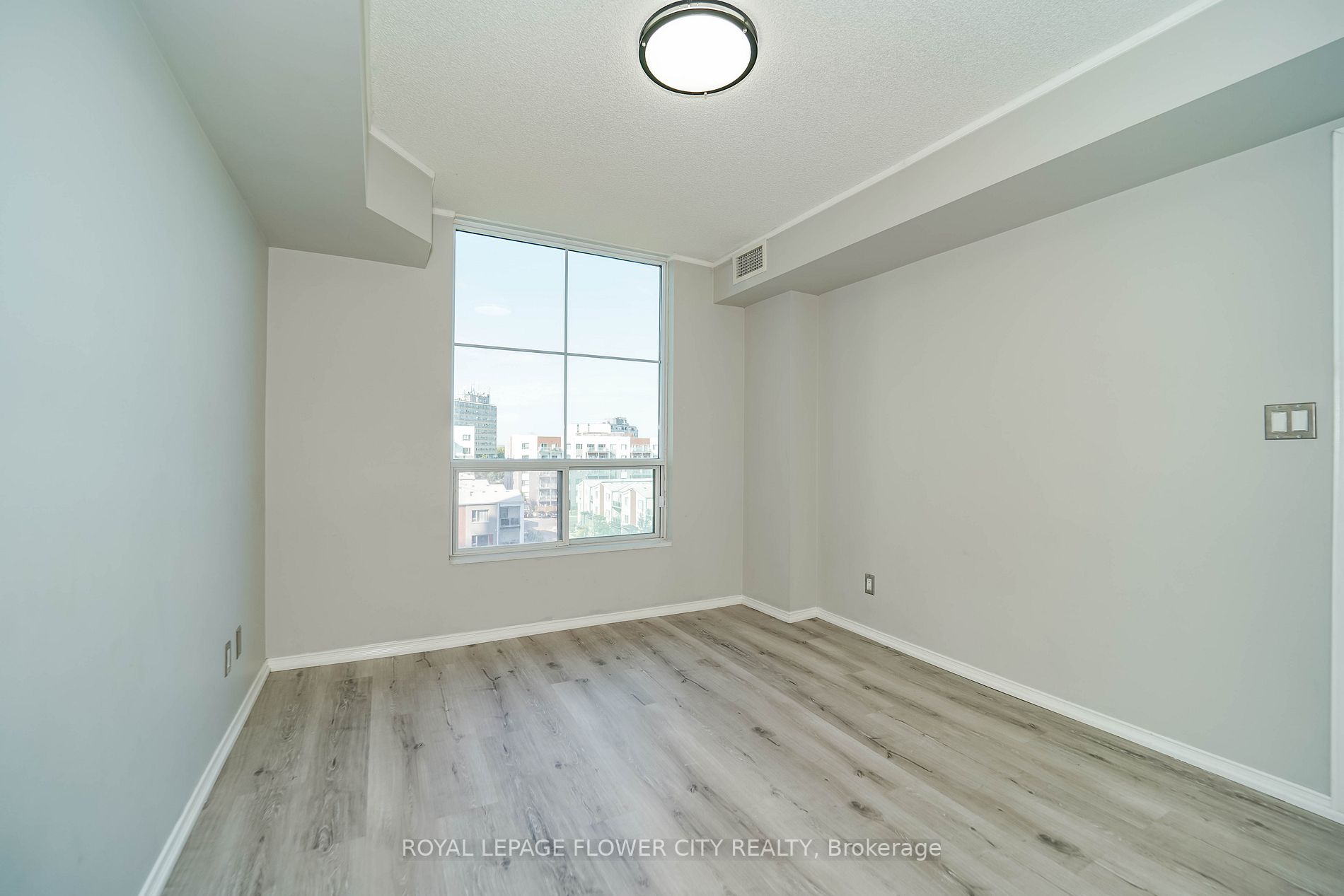 8 Rosebank Dr, #6L