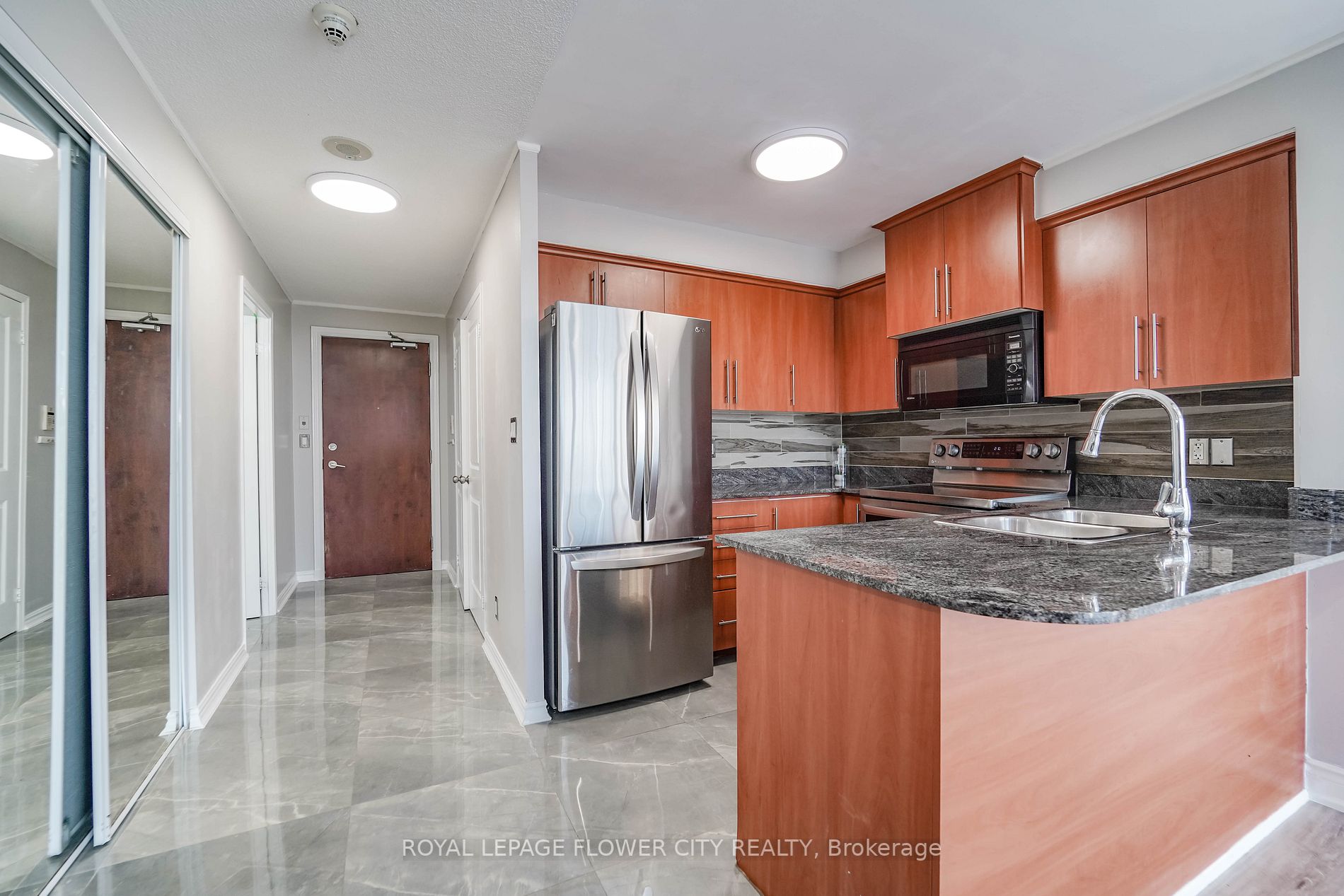 8 Rosebank Dr, #6L