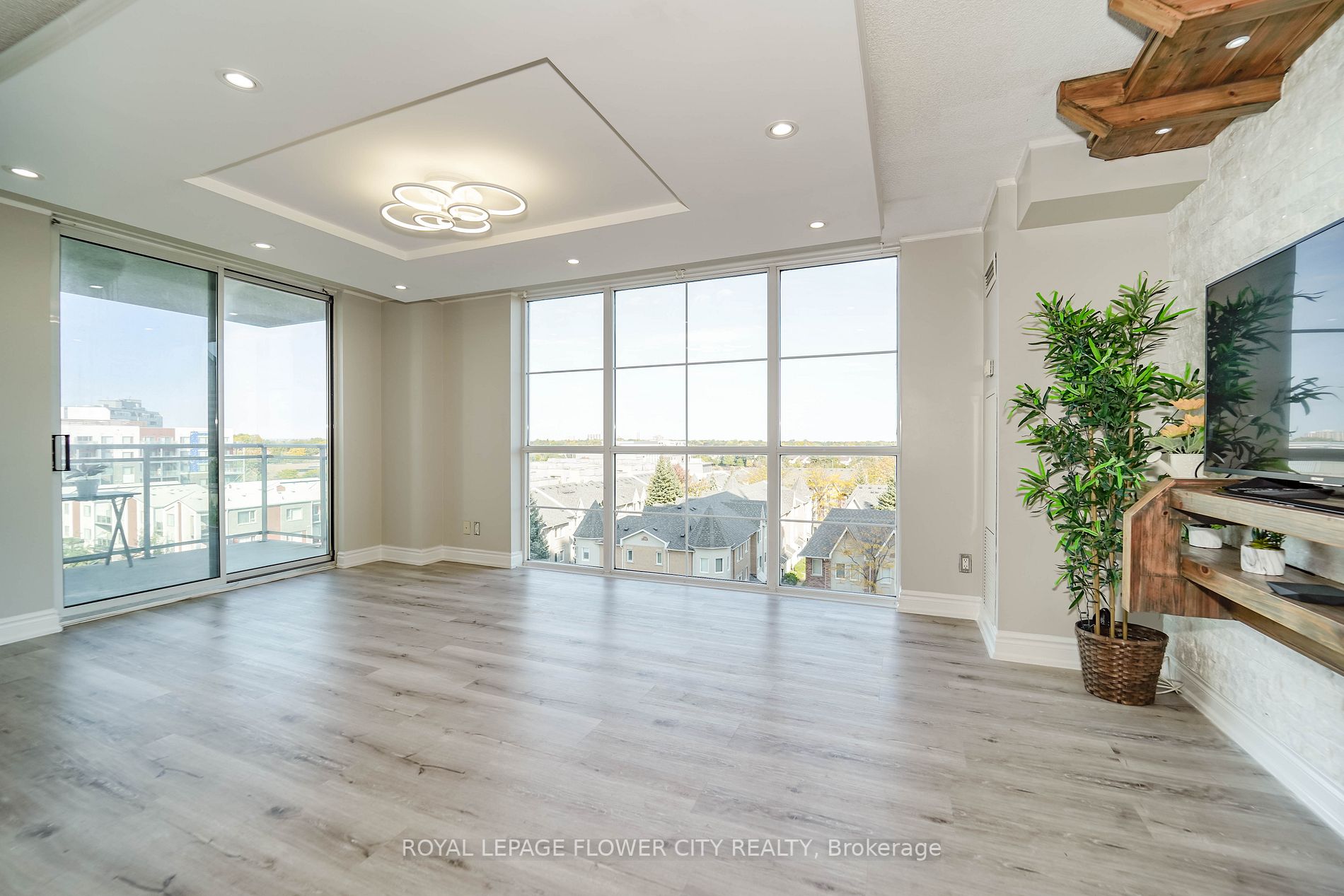 8 Rosebank Dr, #6L