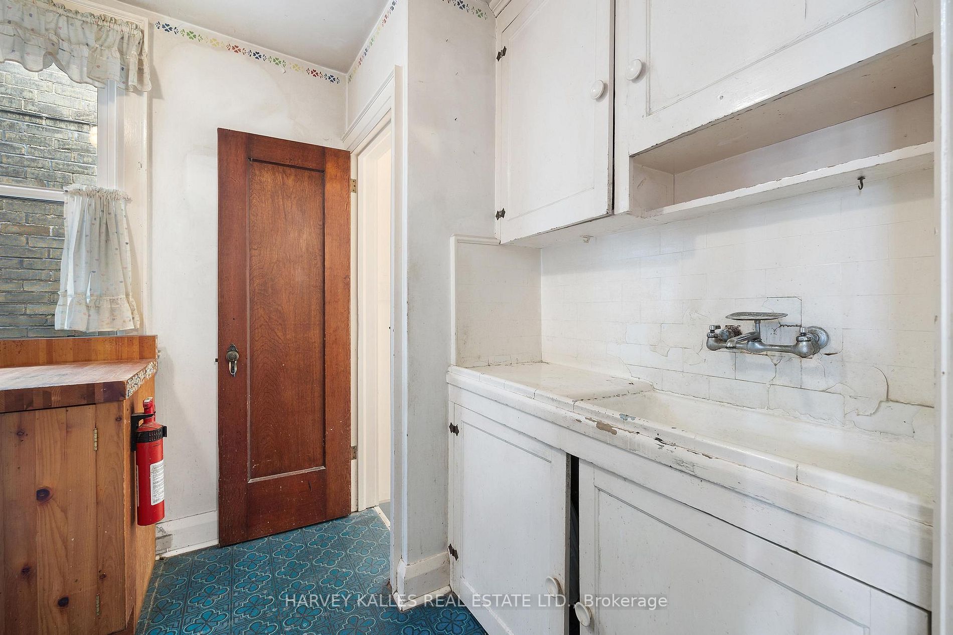 67 Lawlor Ave