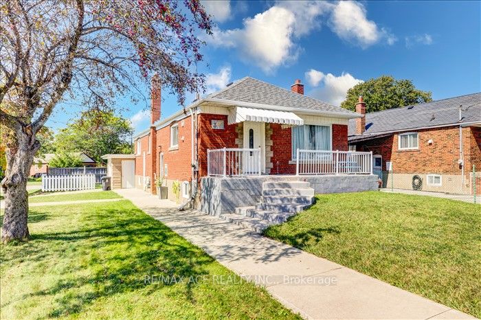1366 Warden Ave