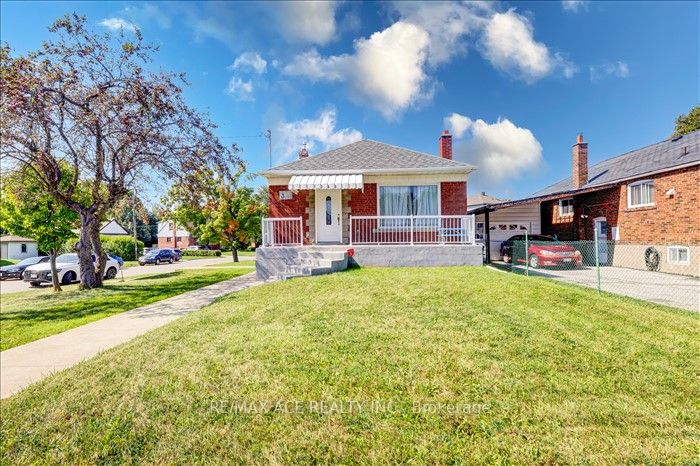 1366 Warden Ave