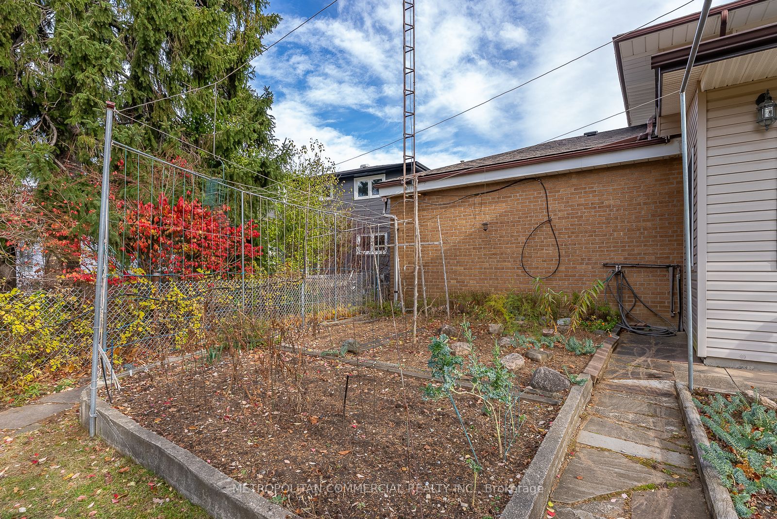 40 Conlins Rd