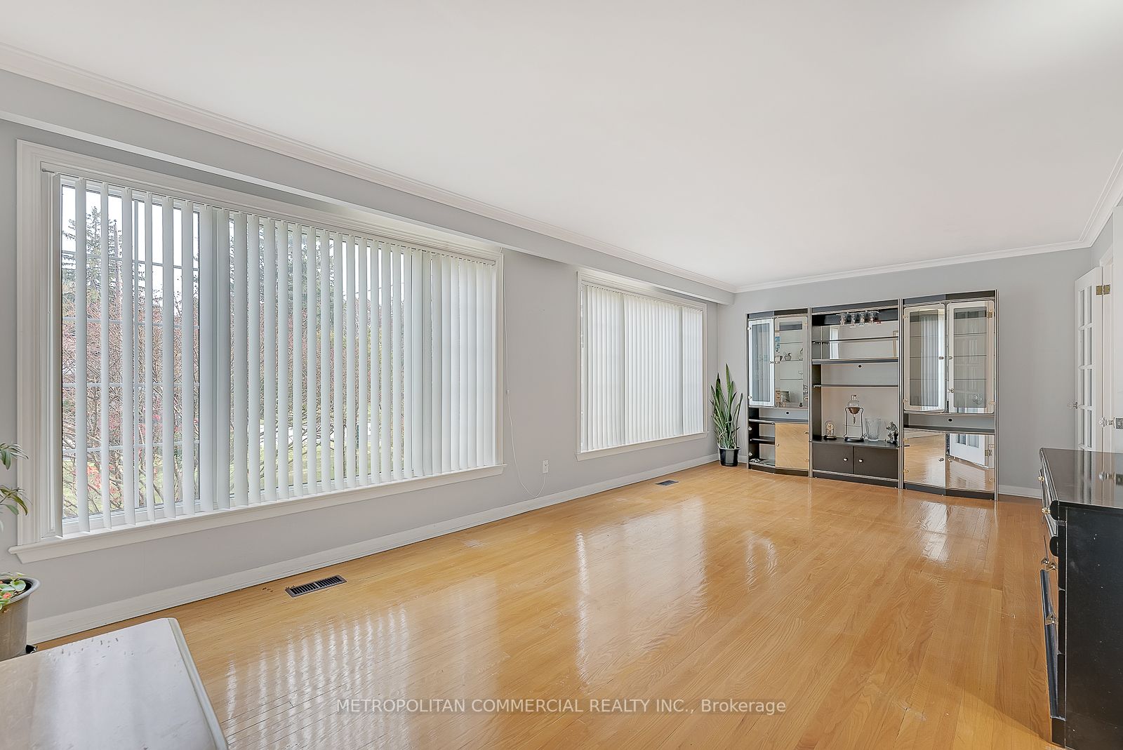40 Conlins Rd