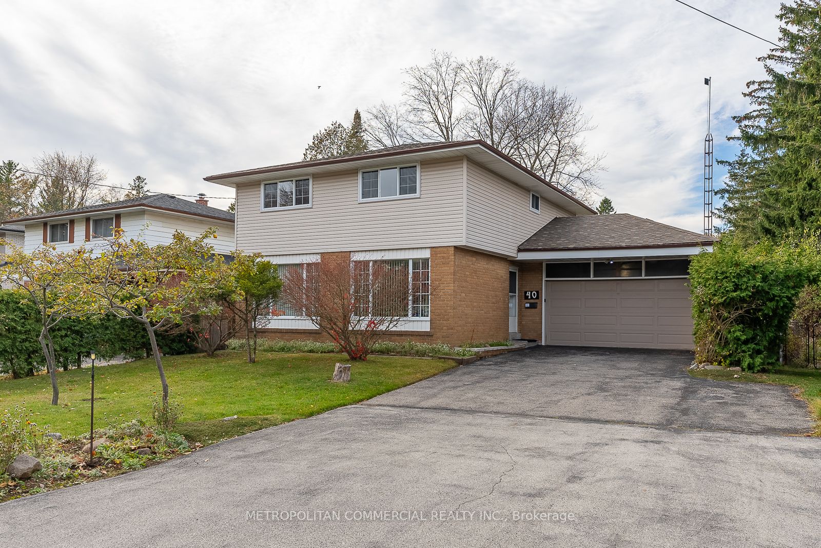 40 Conlins Rd
