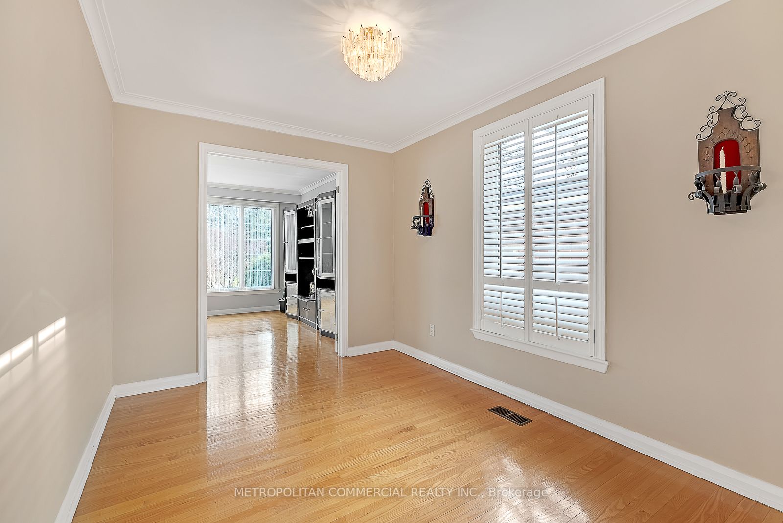 40 Conlins Rd