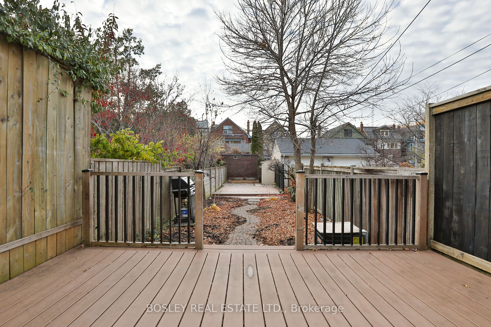 122 Hampton Ave