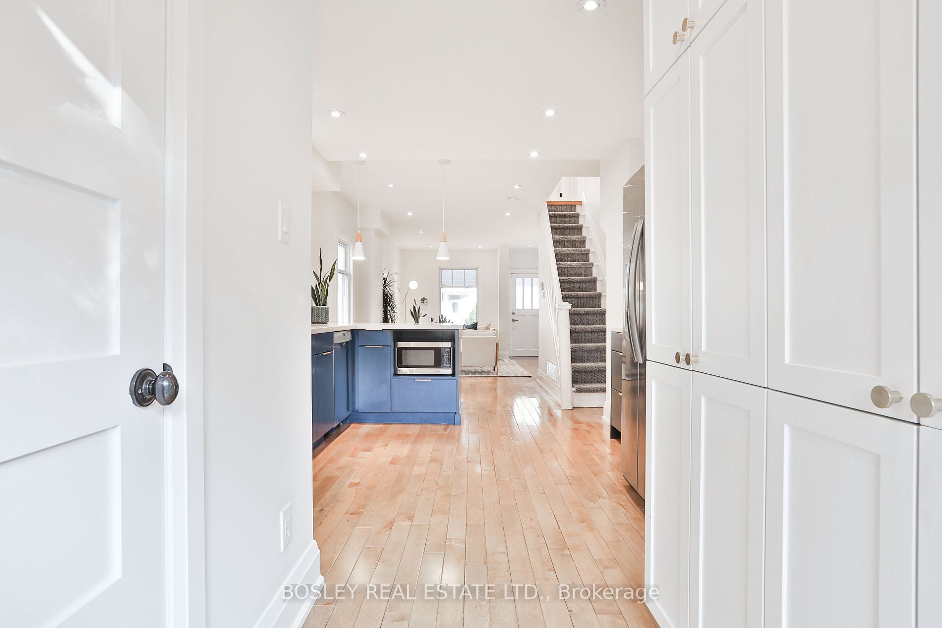 122 Hampton Ave
