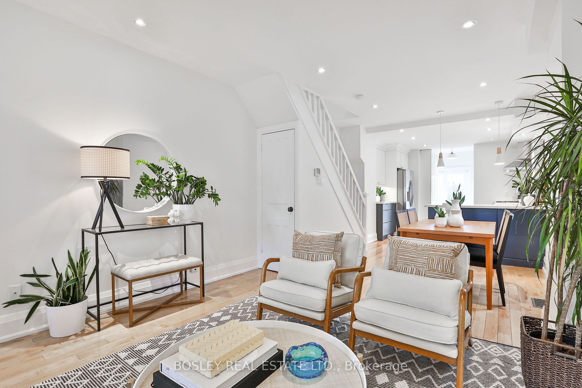 122 Hampton Ave